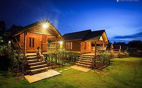บ้านสวนไผ่ นพเก้า